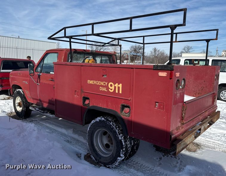 image for item DZ4286 1981 Ford F350 utility bed pickup truck