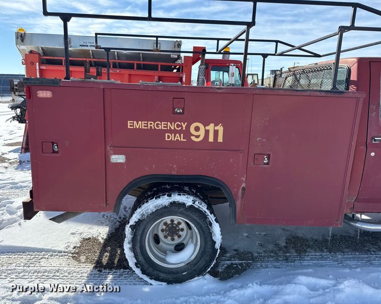 image for item DZ4286 1981 Ford F350 utility bed pickup truck