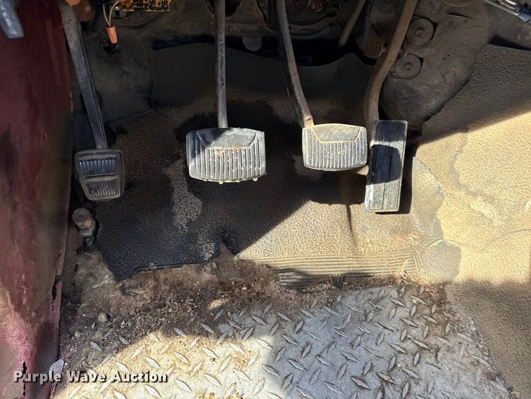 image for item DZ4286 1981 Ford F350 utility bed pickup truck