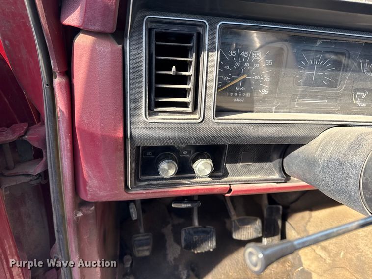 image for item DZ4286 1981 Ford F350 utility bed pickup truck