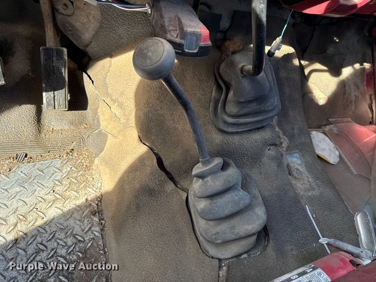 image for item DZ4286 1981 Ford F350 utility bed pickup truck