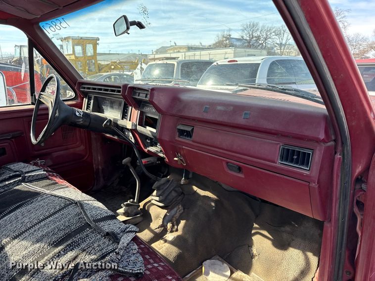 image for item DZ4286 1981 Ford F350 utility bed pickup truck