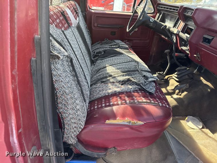 image for item DZ4286 1981 Ford F350 utility bed pickup truck