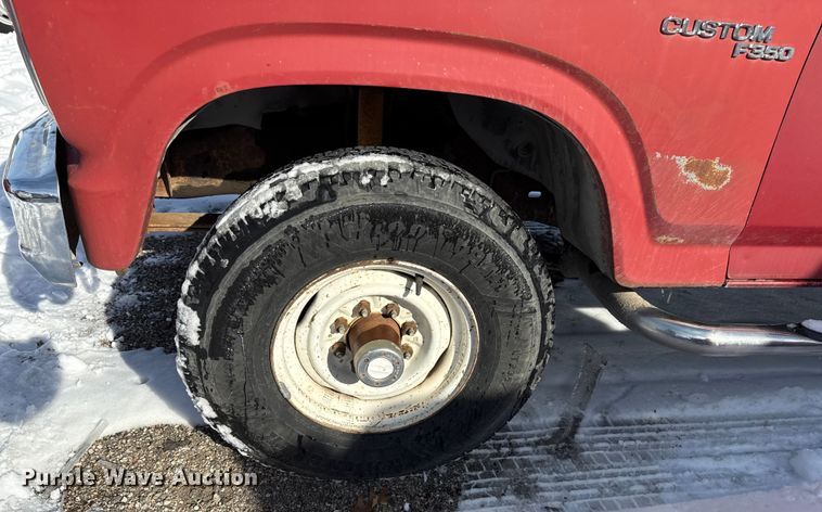 image for item DZ4286 1981 Ford F350 utility bed pickup truck