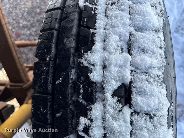 image for item DZ4286 1981 Ford F350 utility bed pickup truck