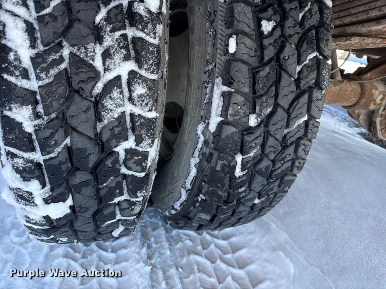 image for item DZ4286 1981 Ford F350 utility bed pickup truck