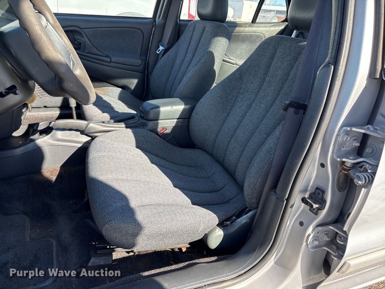 image for item DZ4287 2002 Chevrolet Cavalier Passenger Vehicle