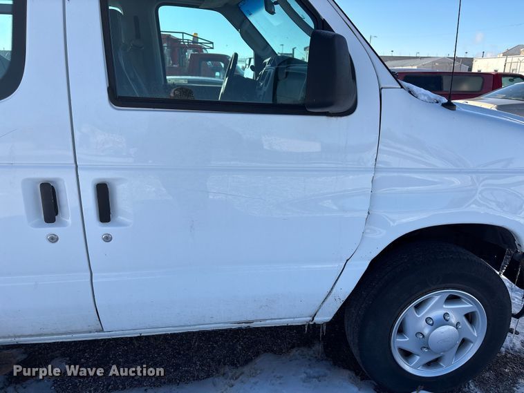 image for item DZ4288 2011 Ford E350 van