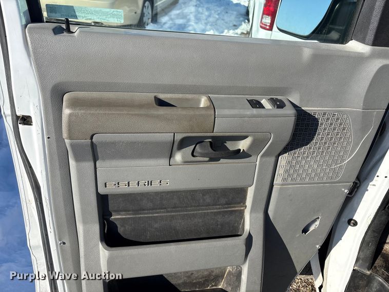 image for item DZ4288 2011 Ford E350 van