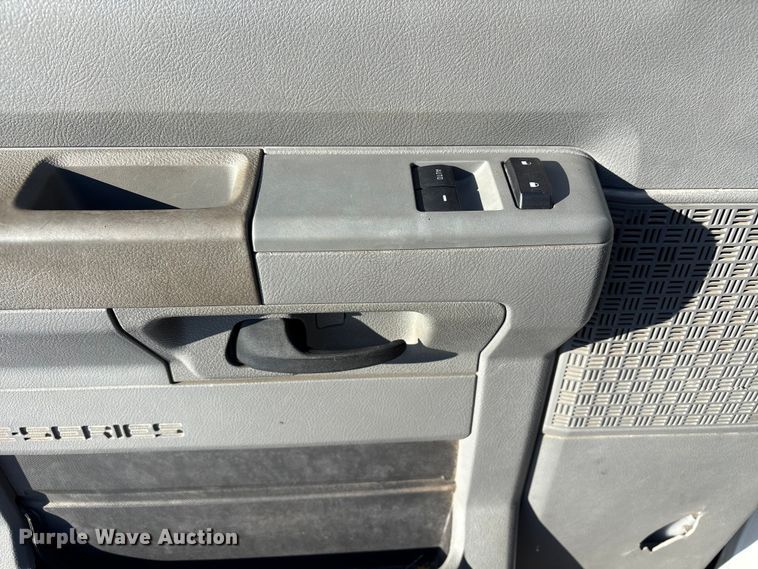 image for item DZ4288 2011 Ford E350 van