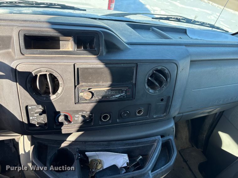 image for item DZ4288 2011 Ford E350 van