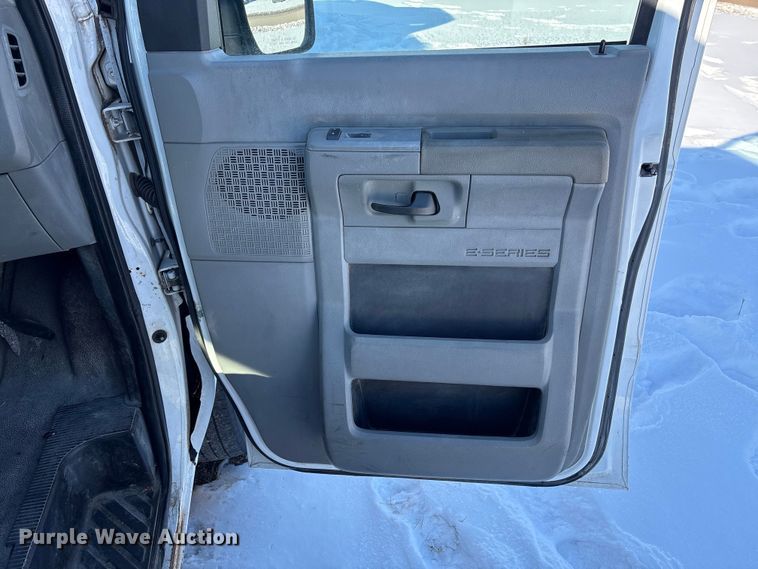 image for item DZ4288 2011 Ford E350 van