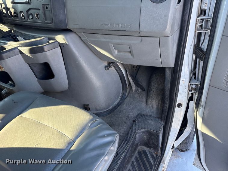 image for item DZ4288 2011 Ford E350 van