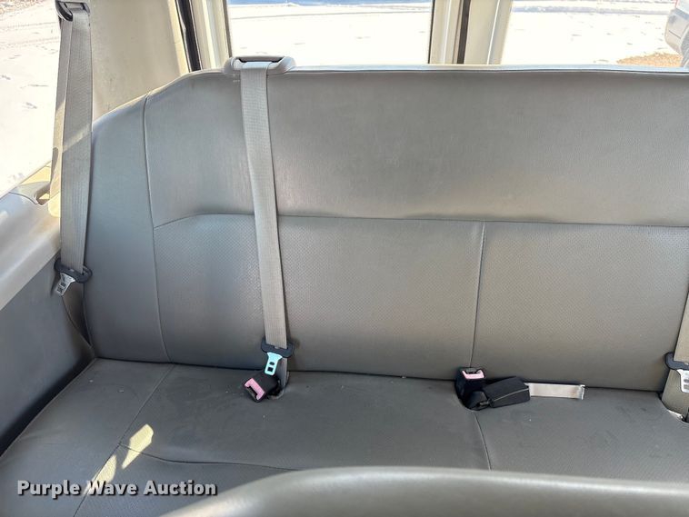 image for item DZ4288 2011 Ford E350 van