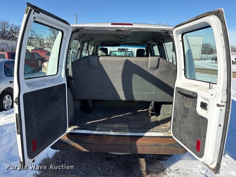 image for item DZ4288 2011 Ford E350 van