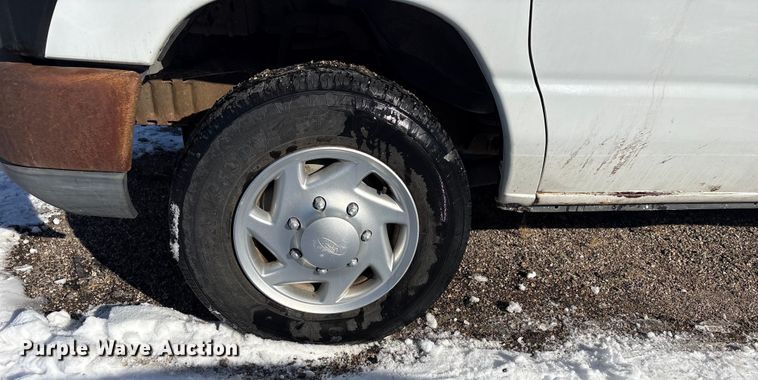 image for item DZ4288 2011 Ford E350 van