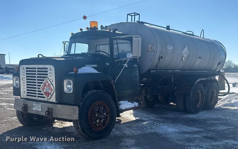 image for item EA2287 1977 International F1800 oil distributor truck