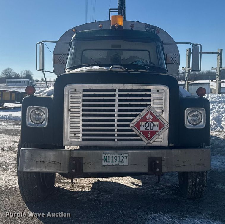 image for item EA2287 1977 International F1800 oil distributor truck