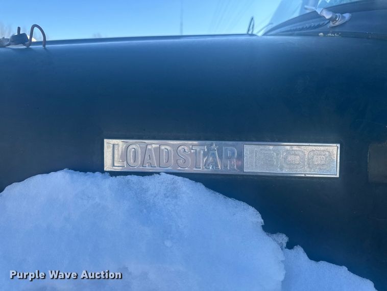 image for item EA2287 1977 International F1800 oil distributor truck