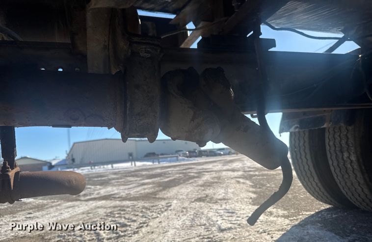 image for item EA2287 1977 International F1800 oil distributor truck