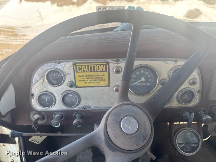 image for item EA2287 1977 International F1800 oil distributor truck