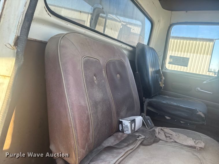 image for item EA2287 1977 International F1800 oil distributor truck