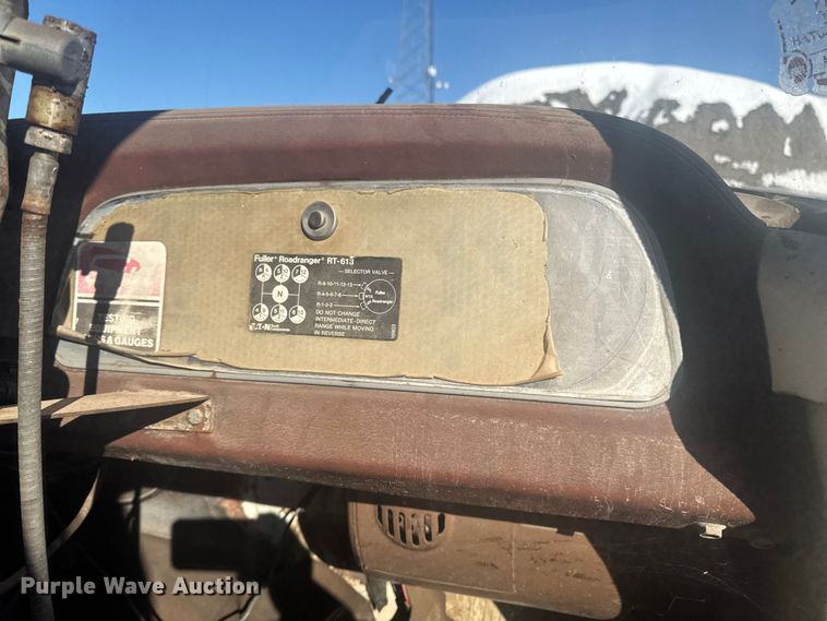 image for item EA2287 1977 International F1800 oil distributor truck