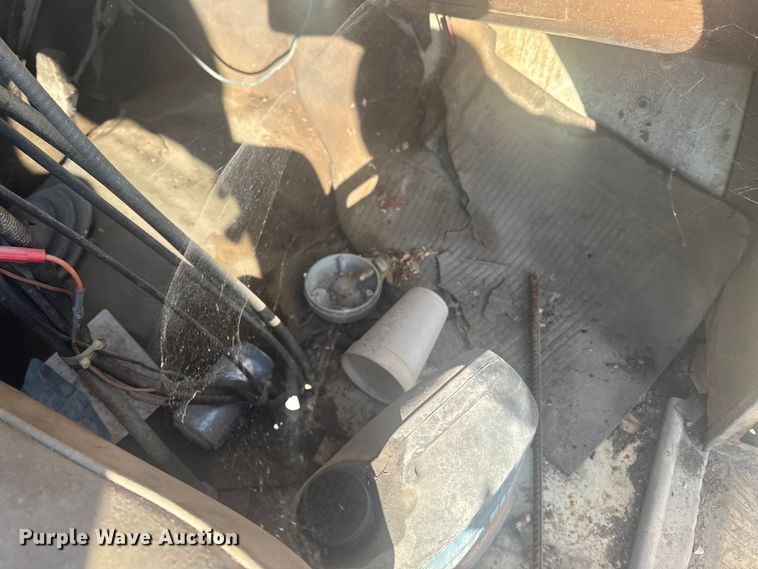 image for item EA2287 1977 International F1800 oil distributor truck