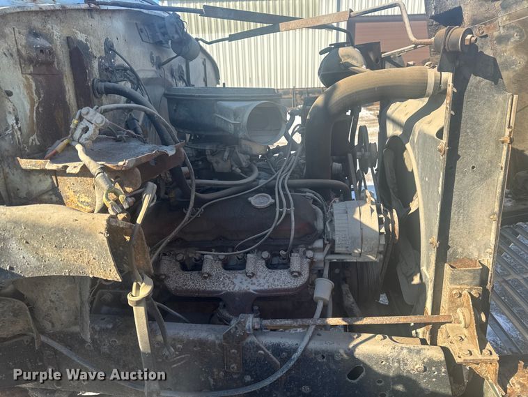 image for item EA2287 1977 International F1800 oil distributor truck