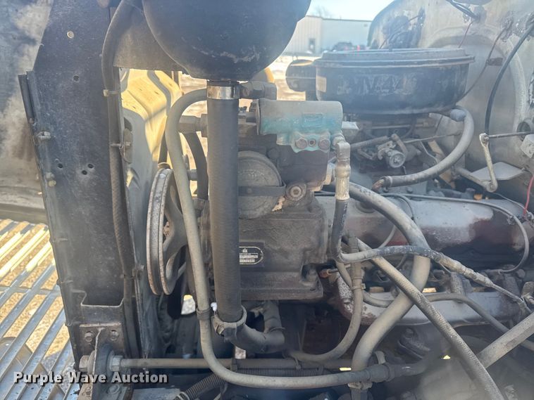 image for item EA2287 1977 International F1800 oil distributor truck