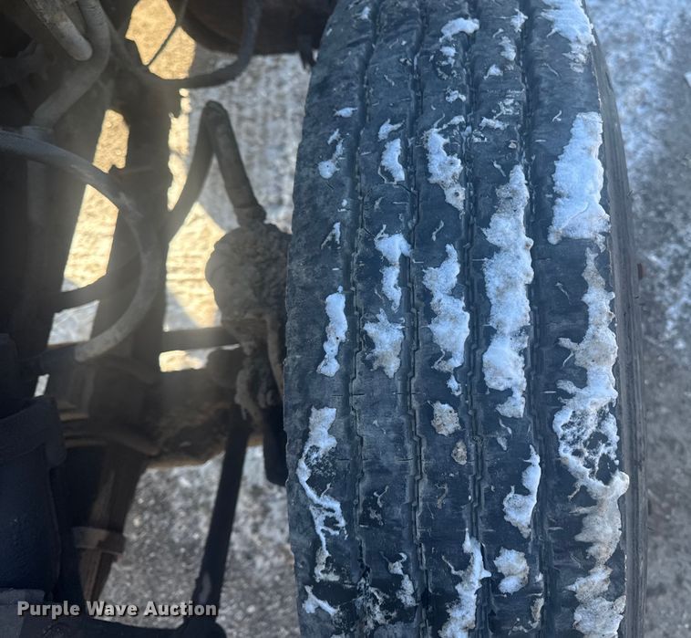 image for item EA2287 1977 International F1800 oil distributor truck