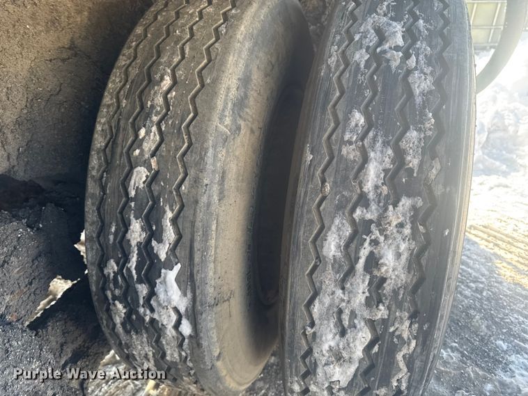 image for item EA2287 1977 International F1800 oil distributor truck