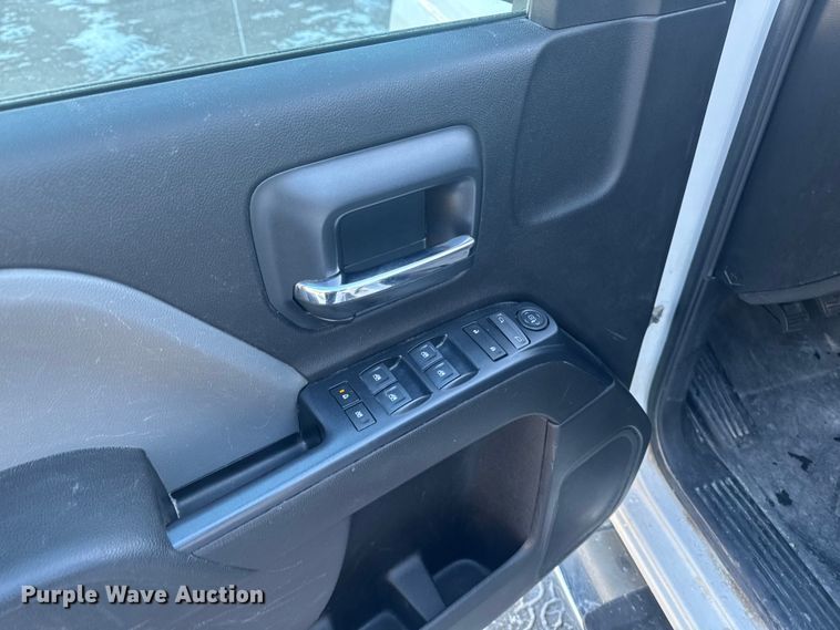 image for item EA2291 2018 Chevrolet Silverado 1500 Ext. Cab pickup truck