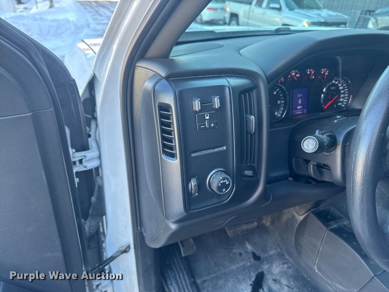 image for item EA2291 2018 Chevrolet Silverado 1500 Ext. Cab pickup truck