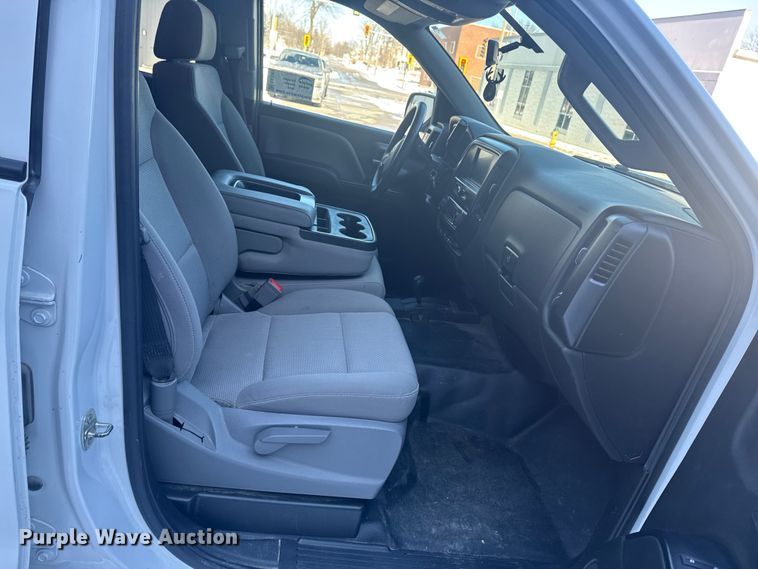 image for item EA2291 2018 Chevrolet Silverado 1500 Ext. Cab pickup truck