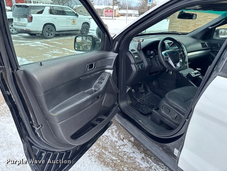 image for item EA2313 2015 Ford Explorer Police Interceptor SUV