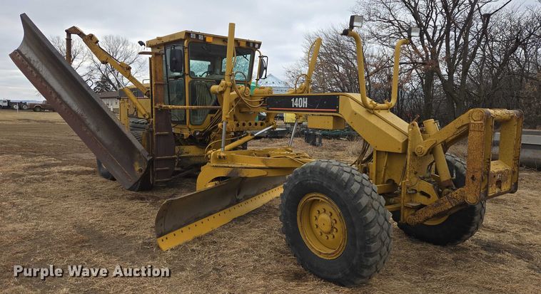 image for item EB1301 2005 Caterpillar 140H VHP Plus motor grader