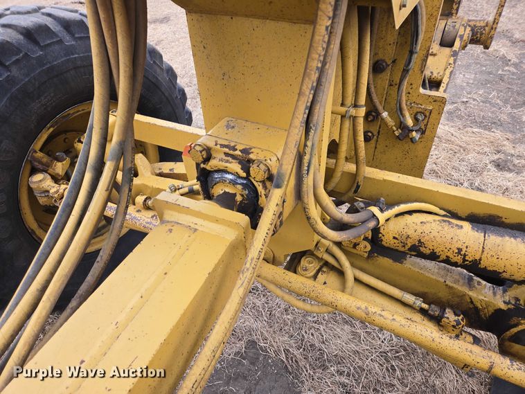 image for item EB1301 2005 Caterpillar 140H VHP Plus motor grader