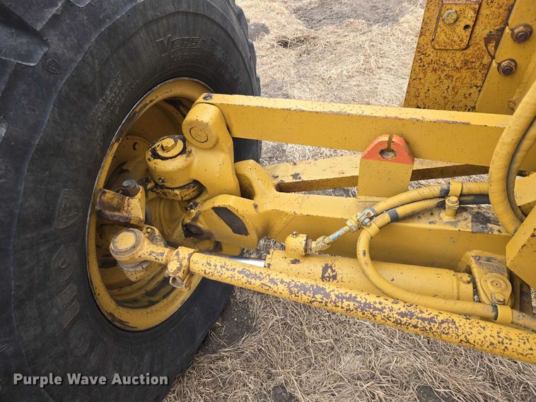 image for item EB1301 2005 Caterpillar 140H VHP Plus motor grader