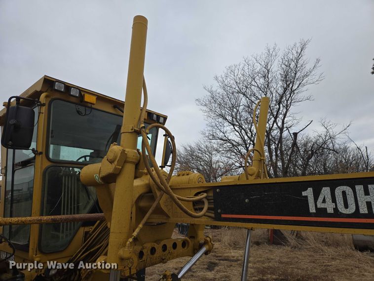 image for item EB1301 2005 Caterpillar 140H VHP Plus motor grader