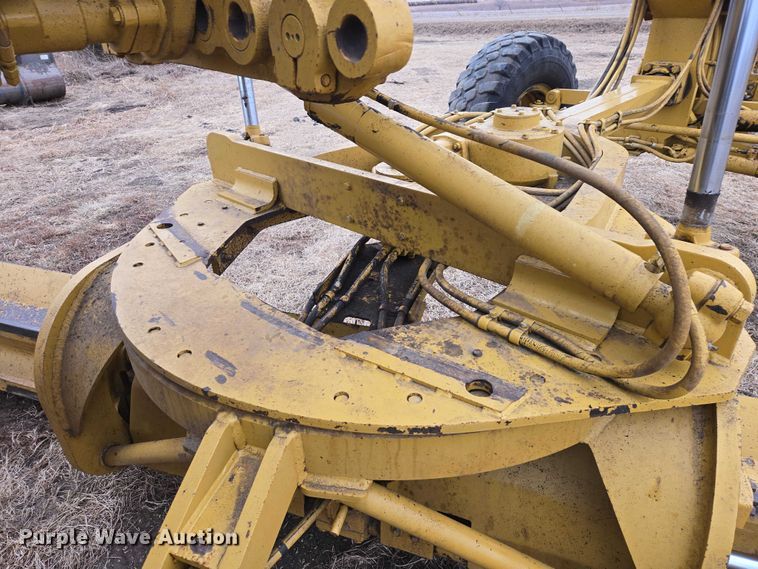 image for item EB1301 2005 Caterpillar 140H VHP Plus motor grader
