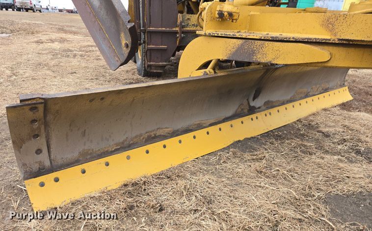 image for item EB1301 2005 Caterpillar 140H VHP Plus motor grader