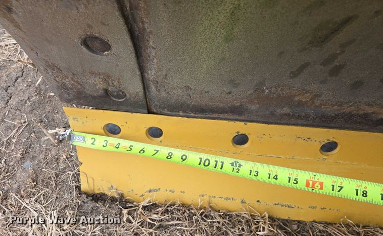 image for item EB1301 2005 Caterpillar 140H VHP Plus motor grader