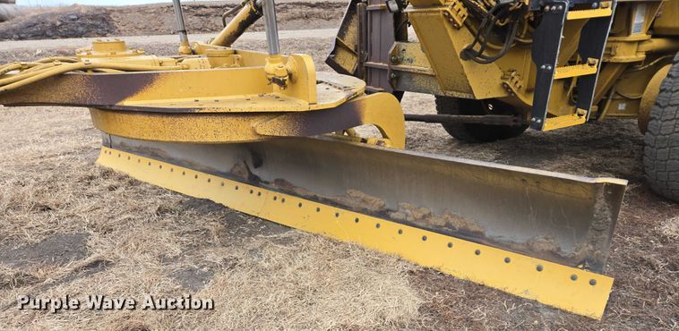 image for item EB1301 2005 Caterpillar 140H VHP Plus motor grader