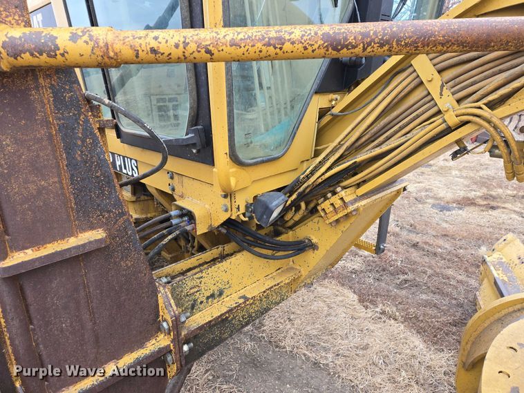 image for item EB1301 2005 Caterpillar 140H VHP Plus motor grader