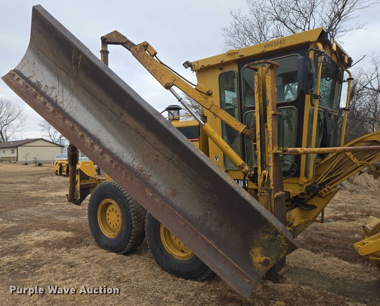 image for item EB1301 2005 Caterpillar 140H VHP Plus motor grader