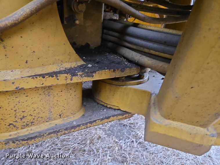 image for item EB1301 2005 Caterpillar 140H VHP Plus motor grader