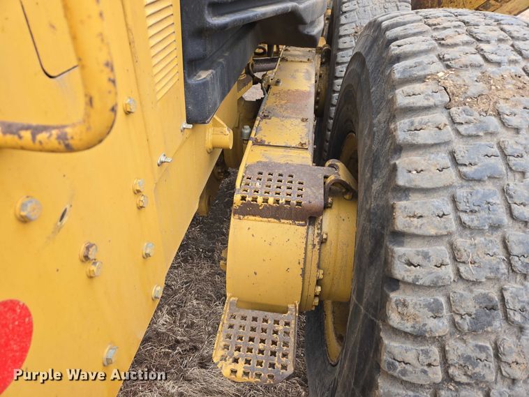 image for item EB1301 2005 Caterpillar 140H VHP Plus motor grader