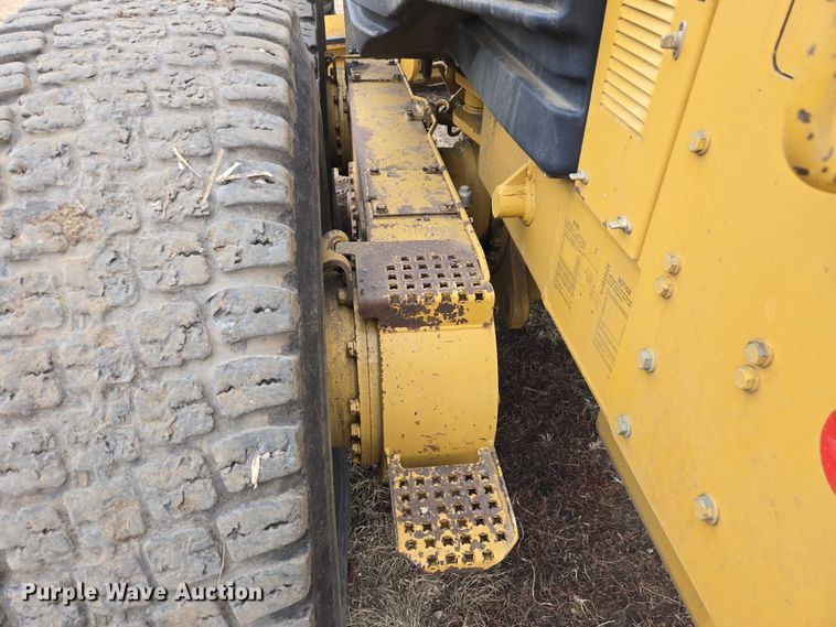 image for item EB1301 2005 Caterpillar 140H VHP Plus motor grader