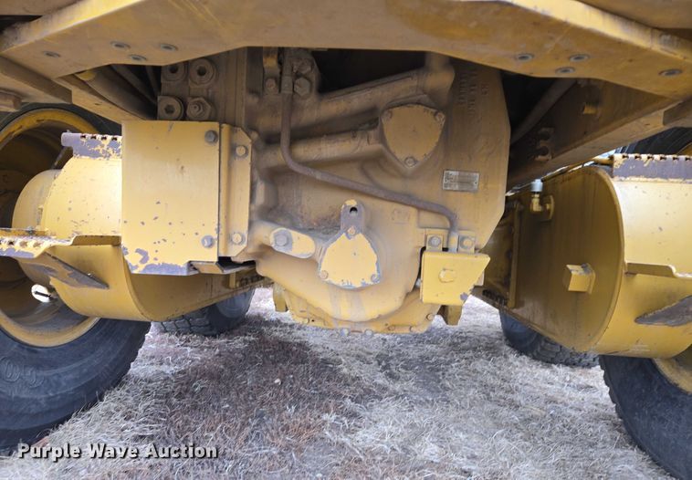image for item EB1301 2005 Caterpillar 140H VHP Plus motor grader